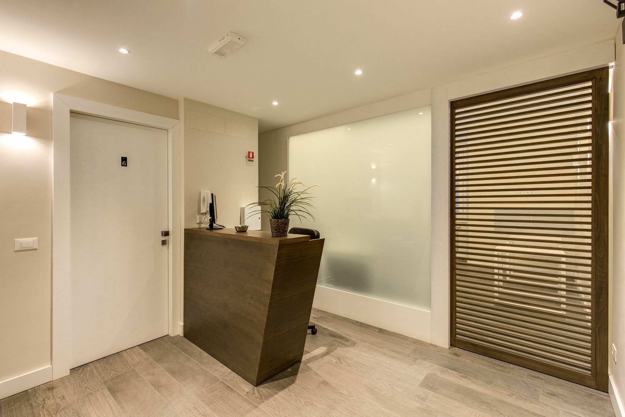 Wrh Suites Рим Экстерьер фото